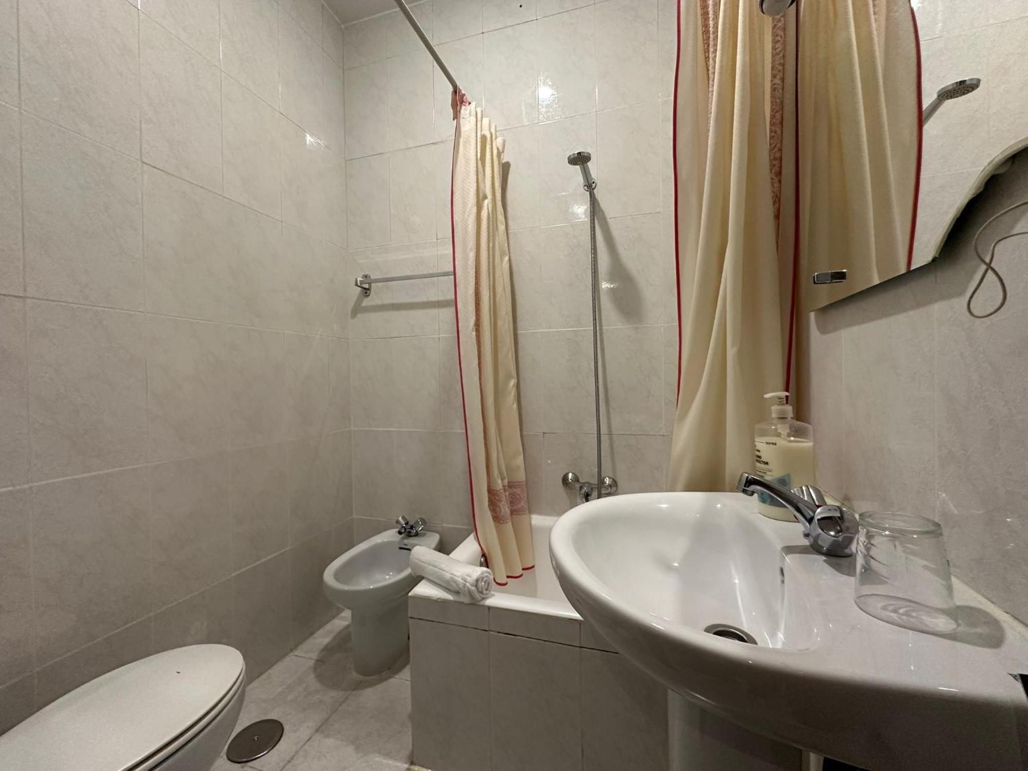 Hostal Villamanez Madrid Exterior photo